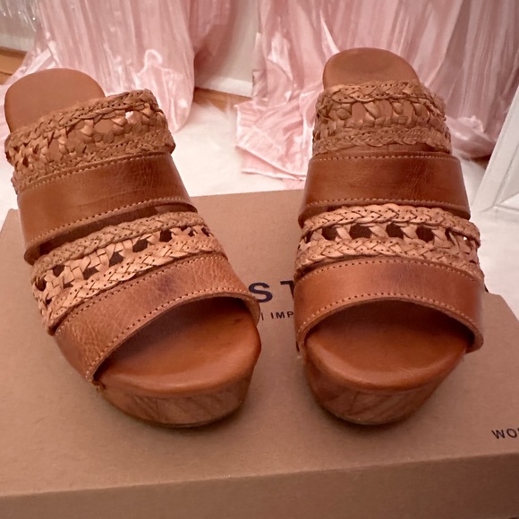 Clogs - Picture 4 of 7